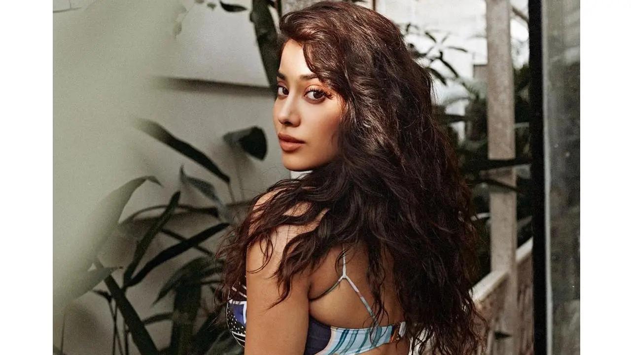 Janhvi Kapoor who is awaiting the release of her film 'Mili' her first collaboration with dad Boney Kapoor, got into conversation with mid-day.com. Read full story here








